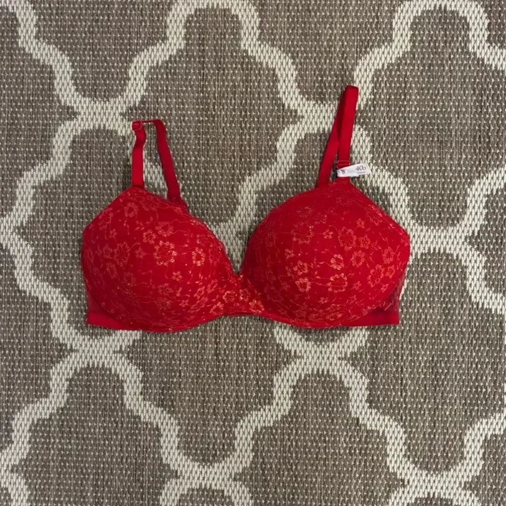 Victoria’s Secret padded no wire bra size 40D